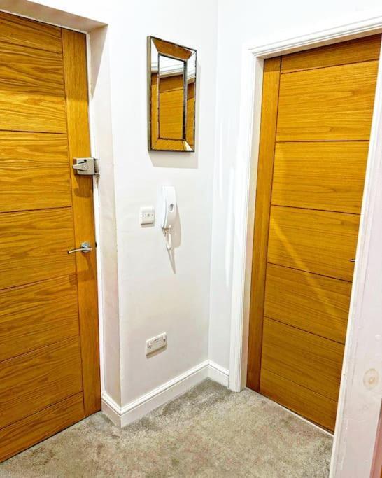 Town Centre Apartment *